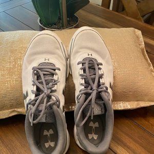 Sneakers-Under Armor Size 9,5